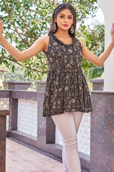 Women Geometric Printed Round Neck Tunic Tunic